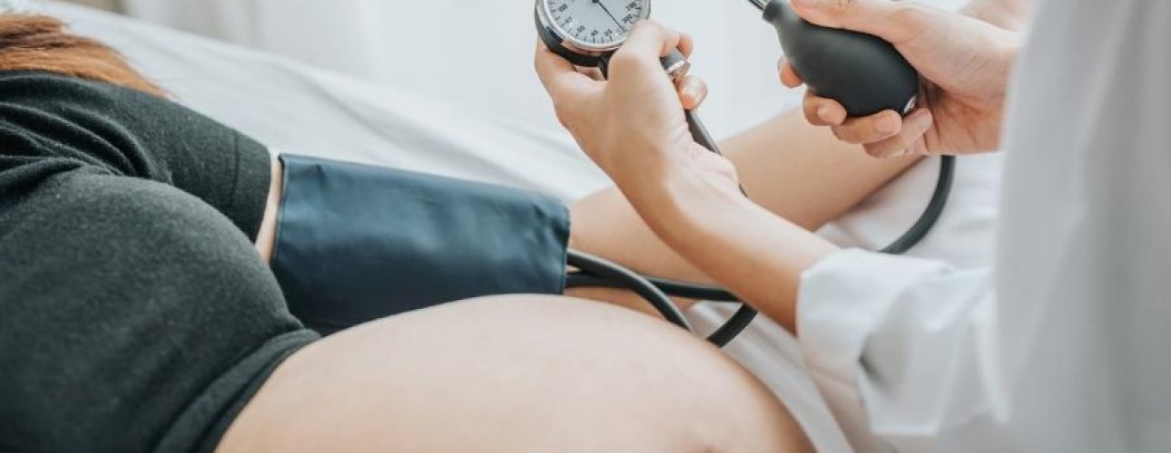 gravidez-e-hipertensao-pressao-alta-pre-eclampsia-gravida-hipertensa-1616431354517_v2_900x506